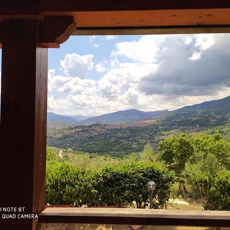 Room In Casa Castiglia A Woodhouse With Beautiful View Close Madonie Park カステルブオーノ エクステリア 写真